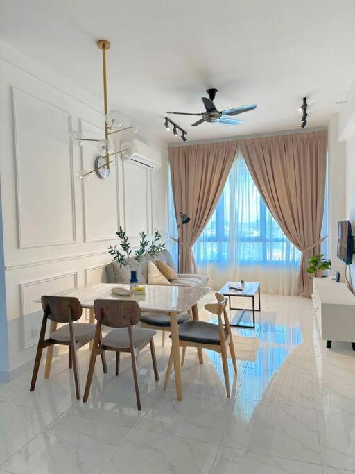 Netflix Two Bedroom Troika Kota Bharu Homestay 118 Eksteriør billede